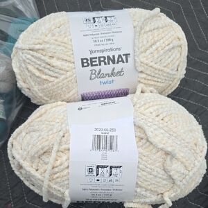 Bernat Blanket Twist Yarn - Cream